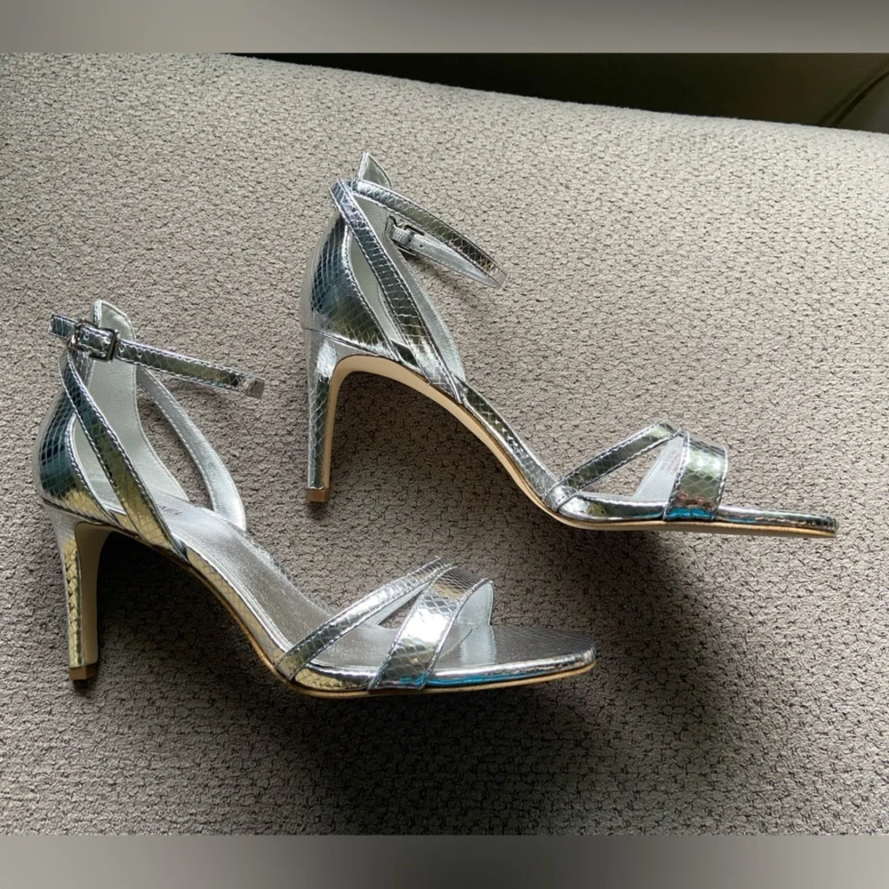 Michael Kors Kimberly Metallic Snake Embossed Leather Sandal Silver 7M NWB‎